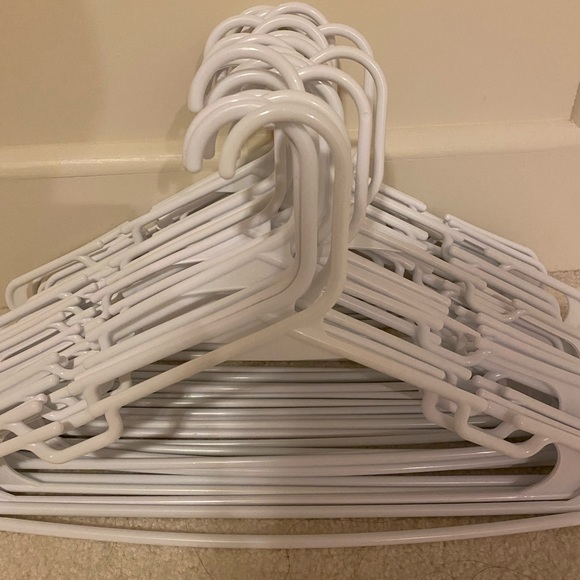 Set (30) plastic hangers - Picture 2 of 2